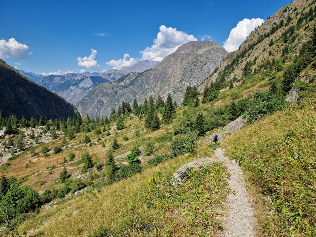 2 jours de randonnée-bivouac dans les Écrins au lac de la Muzelle