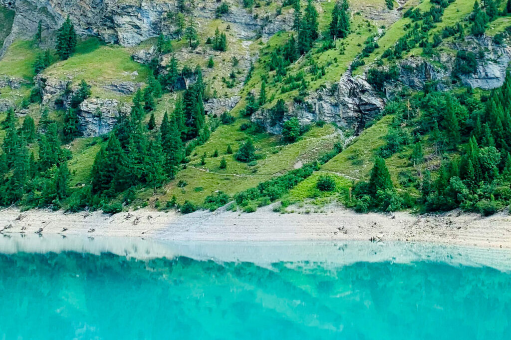 Randonnée au lac de Tseuzier dans le Valais Suisse