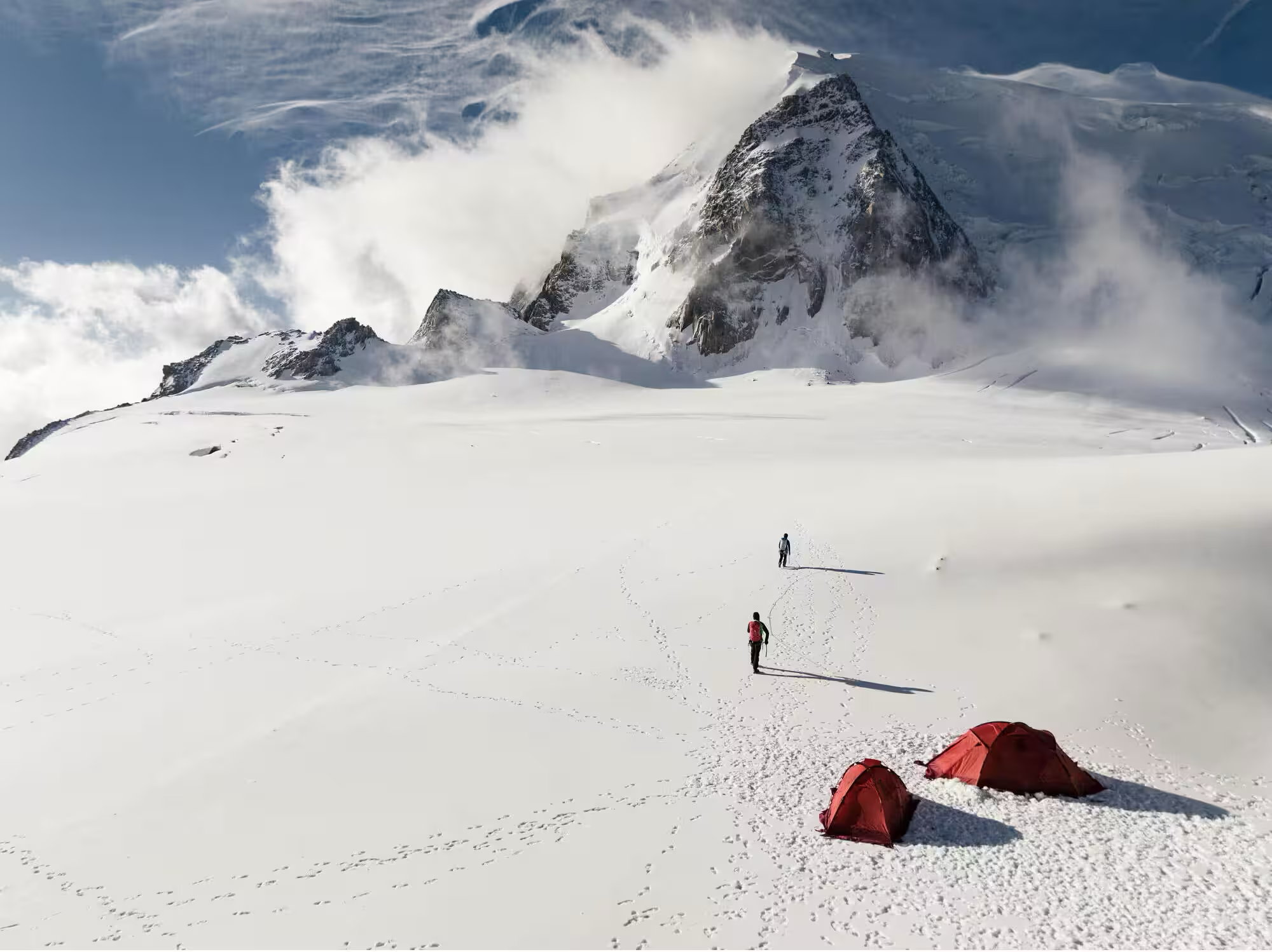 Les meilleures tentes hiver 4 saisons : comparatif 2025