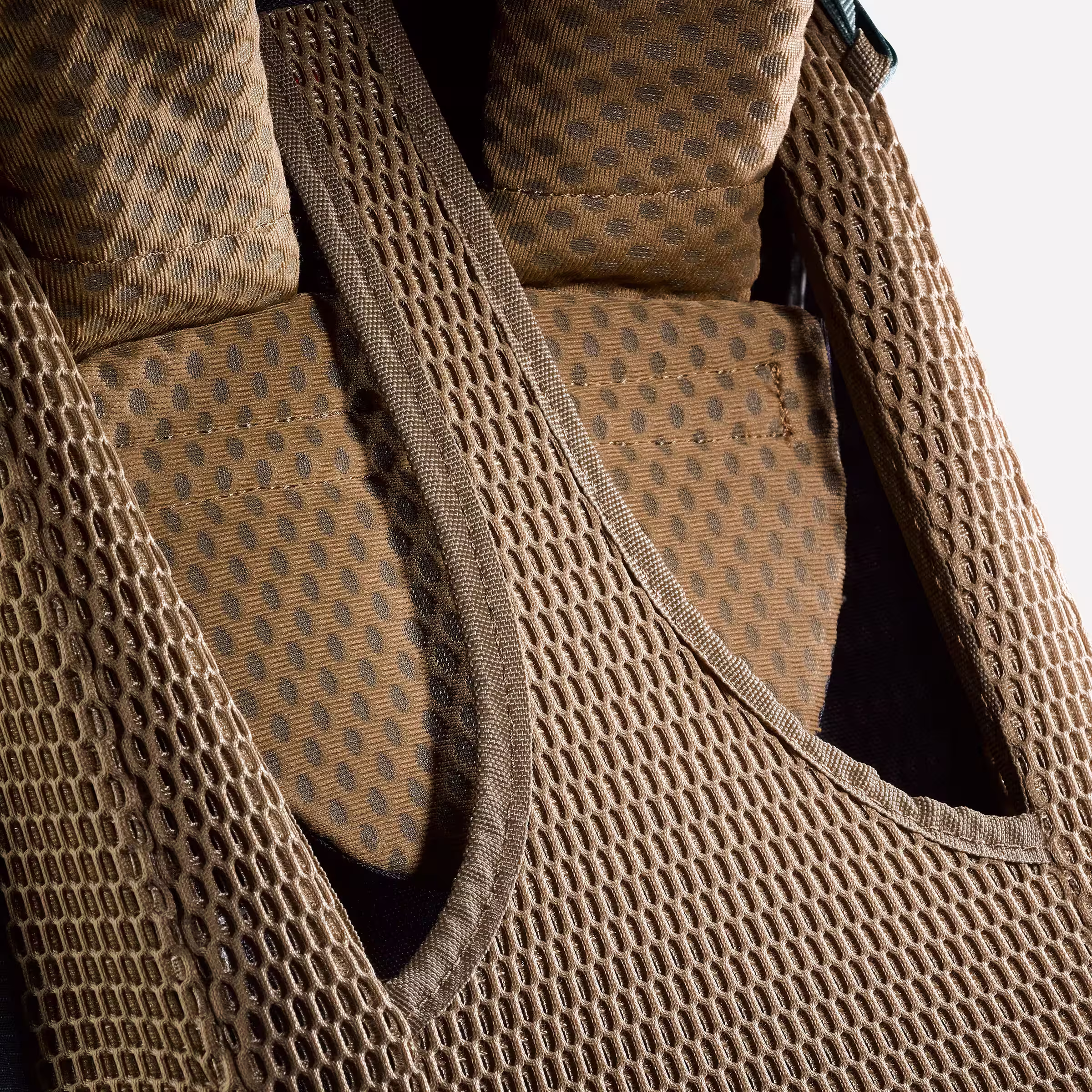 Poids du sac à dos — Les meilleurs sacs à dos 60L : comparatif 2026 (photo 2)