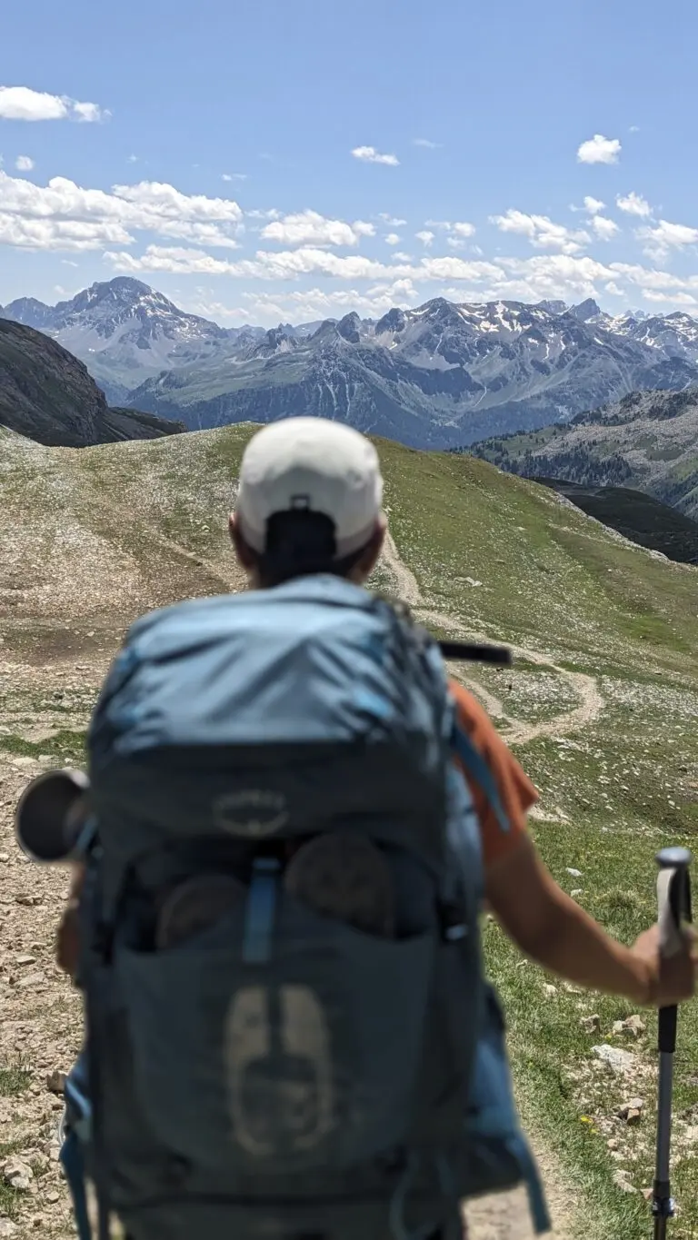 Sac à dos Osprey Atmos AG 50 porté sur la Grande Traversée des Alpes