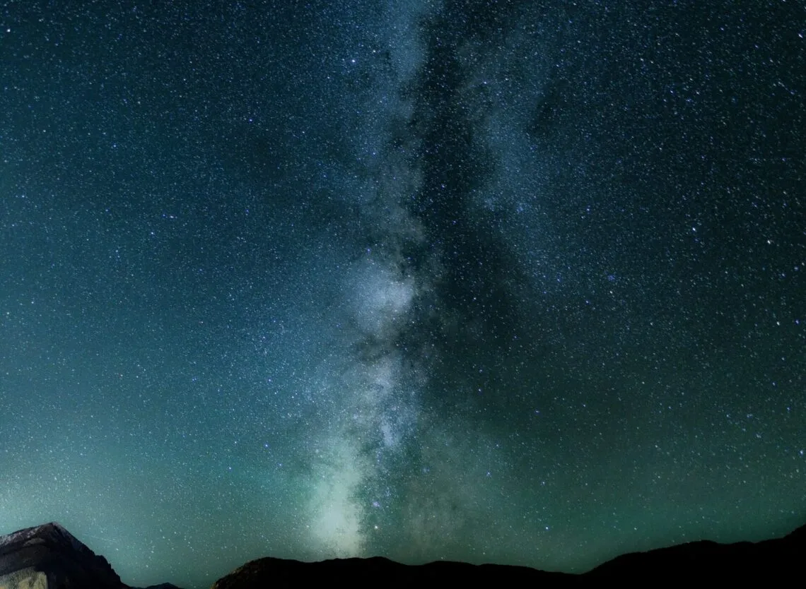 Où observer les étoiles en randonnée en France ?