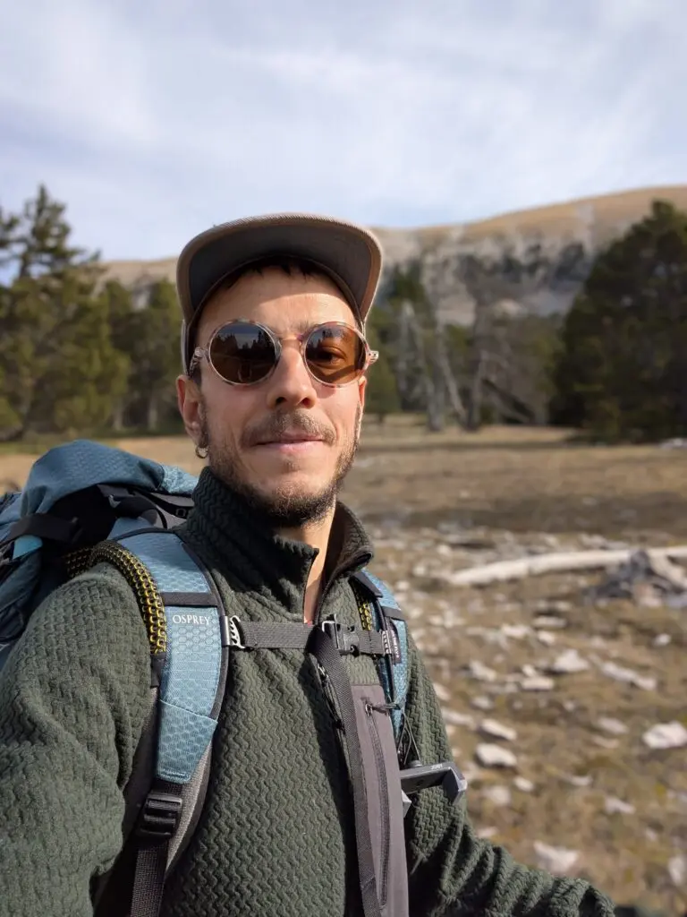 Polaire Patagonia R1 Air portée en randonnée