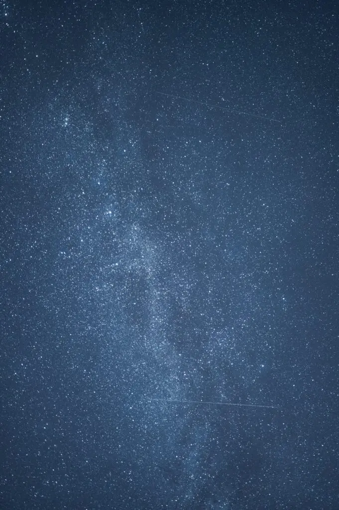 Où observer les étoiles en randonnée en France ?